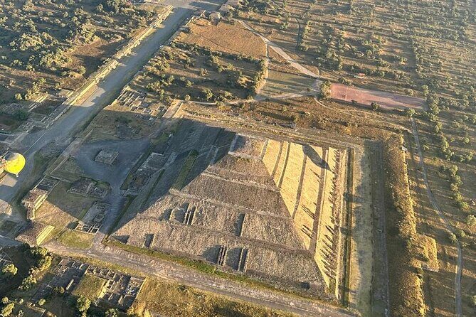 Pyramids of Teotihuacan without traps for tourists morning or afternoon - Comfort and group size: 77 people can still work