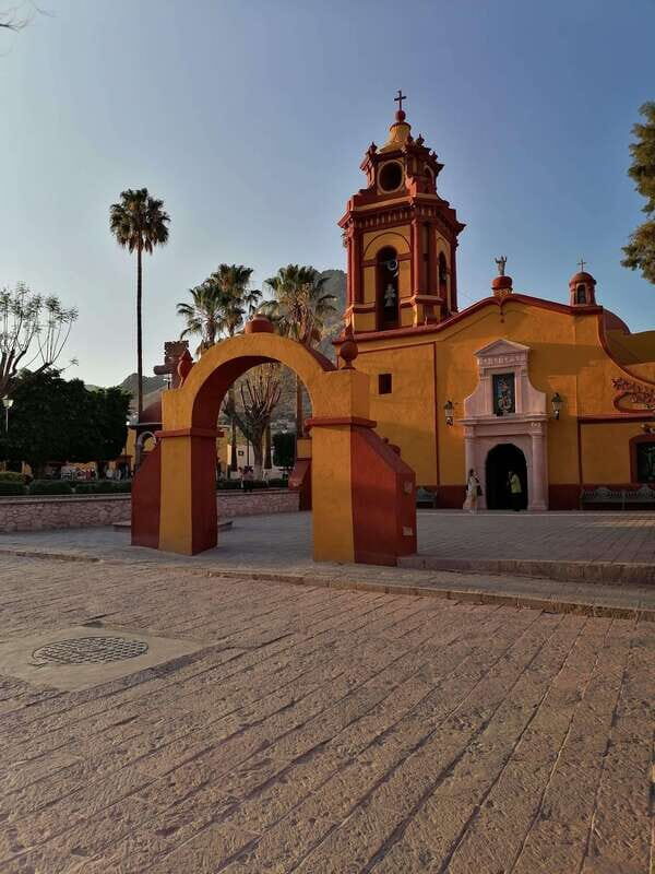 Querétaro: Haciendas, Vineyards, and Magical Towns Day Trip - Peña de Bernal: The Monolith Moment Everyone Talks About