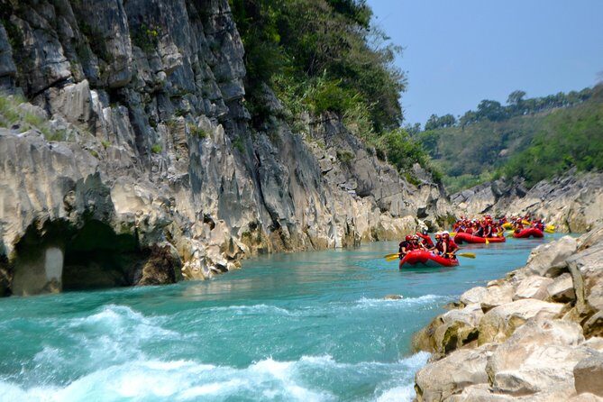 Rafting in Tampaon River from Ciudad Valles - Tampaón River class III: the sweet spot for a fun day