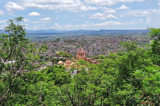 Recorrido Histórico a Pie: Descubre y Explora San Miguel (ES/EN) - Getting Started at Parroquia de San Miguel Arcángel (and Why This Matters)