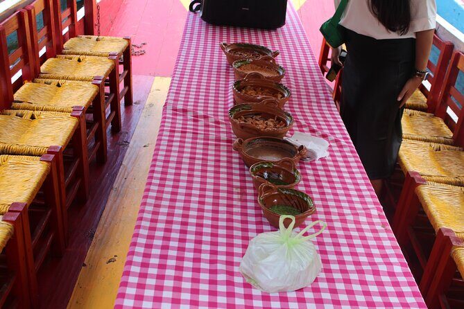 Riding Boats +Warm Mex Food+ Frida Kahlo's neighborhood (private) - How the 5-hour plan works in real life