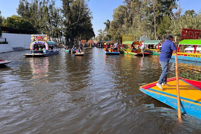 Riding Boats +Warm Mex Food+ Frida Kahlo's neighborhood (private) - Coyoacán next: Frida Kahlo’s neighborhood in a single, walkable burst