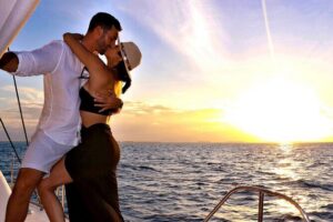 Riviera Maya Luxury Sunset Sailing plus Light Dinner and Open Bar - Open bar and light dinner: what you’re really paying for