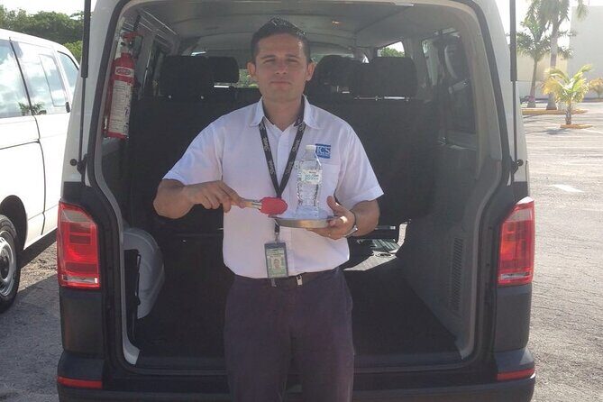 Round private transfer Airport- Akumal - Airport. - Arrival in Akumal: dropping off and resetting for your day