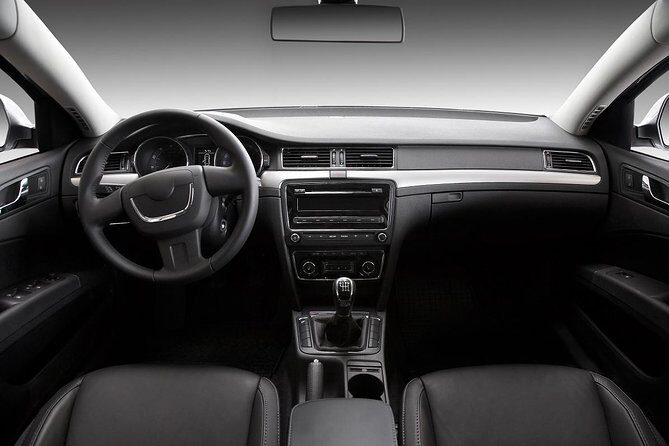 Roundtrip Private Transfer from Cancun Airport (CUN) - The Ride: Private, Air-Conditioned Comfort and Luggage Help