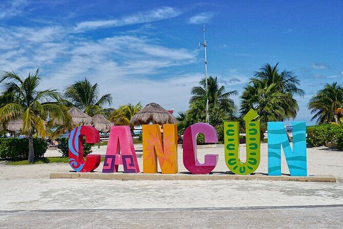 Roundtrip Private Transfer from Cancun Airport (CUN) - Cancun Airport Pickup: Welcome Bars, Platform Areas, and Name Signs