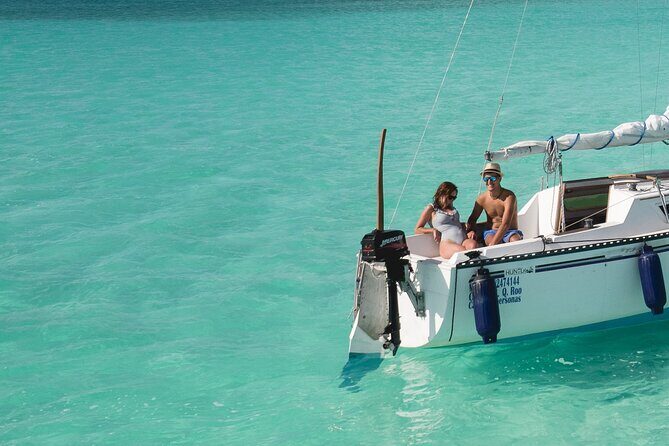 Sailboat tour across the seven colors lagoon in Bacalar - Captain + Group Size: Why Up to 8 People Matters