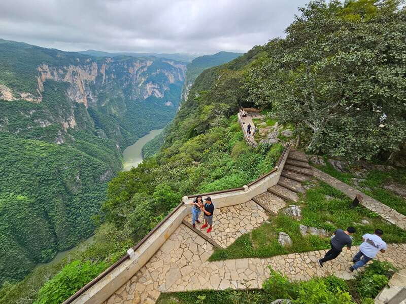 San Cristobal: Sumidero Canyon, Chiapa de Corzo, & Miradores - The canyon walking and guided sightseeing moments