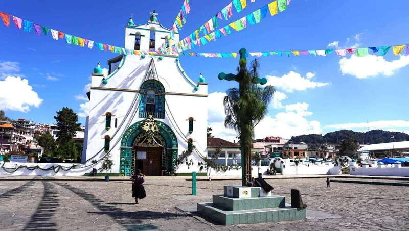 San Cristobal: Zinacantan and San Juan Chamula Tour - San Juan Chamula: church rituals, guided walking, and what to do inside