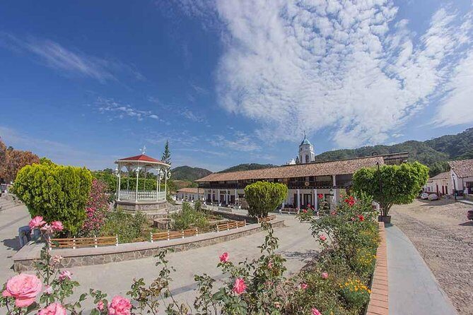 San Sebastian del Oeste - Coffee farm stop: smelling the work behind your morning cup