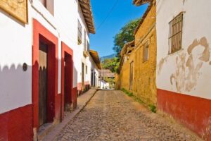 San Sebastian Tour - The downtown walk: old stones, mining stories, and real town time