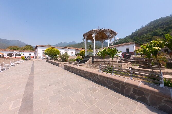 San Sebastian Tour - Transport realities: pickup works, but the ride can be tight