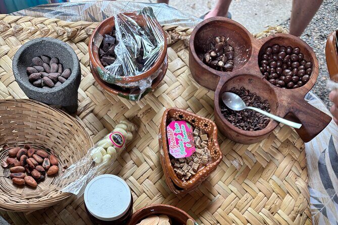 Sayulita Local Flavors - The artisan market in Sayulita: shopping with context
