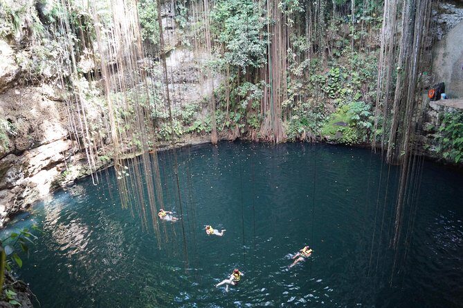 Semi-Private Chichen Itza, Cenote Ik Kil and Valladolid Tour - Chichén Itzá With a Human Guide: How the 3 Hours Plays Out