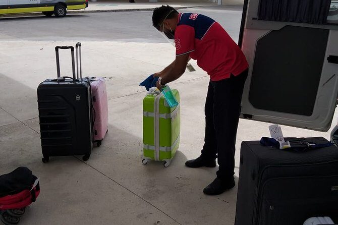Shared transfer R/T VAN Apto-Muelle Ferry Isla Mujeres-Apto C/ Tickets Ferry - Should You Book BD Experience Shared Ferry Transfer to Isla Mujeres?