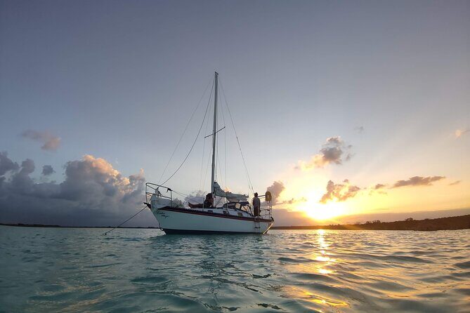Slow Sailing Bacalar Experience with snack and drinks - Why a slow sail works best on Bacalar Lagoon