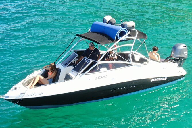 Small boat rental in cabo - Yamaha 28ft. - A private 28-foot speedboat beats the big-tour feeling