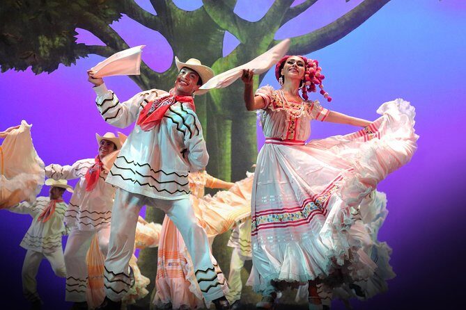 Small Group: Discover the Folkloric Ballet of Mexico - A 3-Hour Night Built Around the Ballet Folklórico de México
