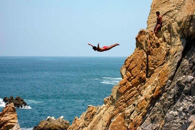 Small-Group or Private All Inclusive 4 Hours City Tour & Divers - A short Acapulco day that actually makes sense