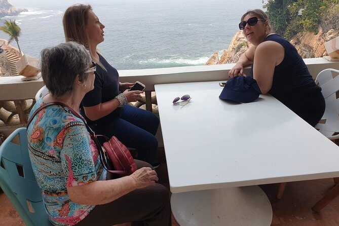 Small-Group or Private All Inclusive 4 Hours City Tour & Divers - La Quebrada: the cliff divers show and how to beat the sun