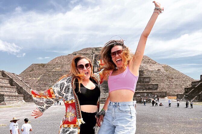 Small group: Teotihuacan, Basilica of Guadalupe and Tlatelolco - Teotihuacan pyramids: the Road of the Dead and prime selfie territory