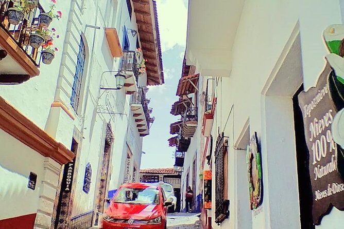 Small Group: The Magical Colonial Towns of Taxco and Cuernavaca - Timing, pickups, and why late guests can affect your day