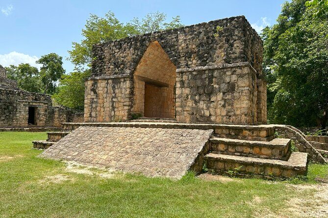 Small Group Tour to Chichen Itza, Cenote and Ekbalam from Cancun - Cenote Hubikú: Stalactites, a Swim Break, and Buffet Lunch Reset