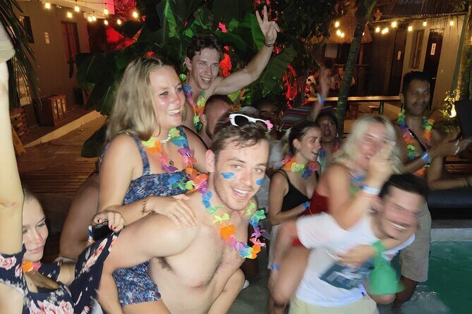 Social PubCrawl Playa del Carmen - Stop 2: Maui Hostel rooftop shots, discounts, and team challenges
