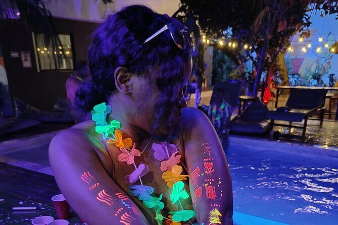 Social PubCrawl Playa del Carmen - Stop 4: The Roof Bar on Quinta Avenida for music hopping