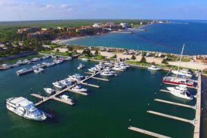 Sport Fishing at the Caribbean Sea. Enjoy an amazing time with friends & family - Small-Group Setup: Why the 10-Angler Limit Matters