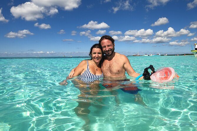 Starfish, Stingrays and the Turtle Sanctuary Snorkel Tour - The small boat difference: how it affects comfort, timing, and your photos