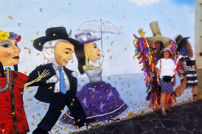 Street Art Tour With An Artist in Oaxaca - Stop 3: Barrio de Jalatlaco murals—symbolism, politics, and newer works