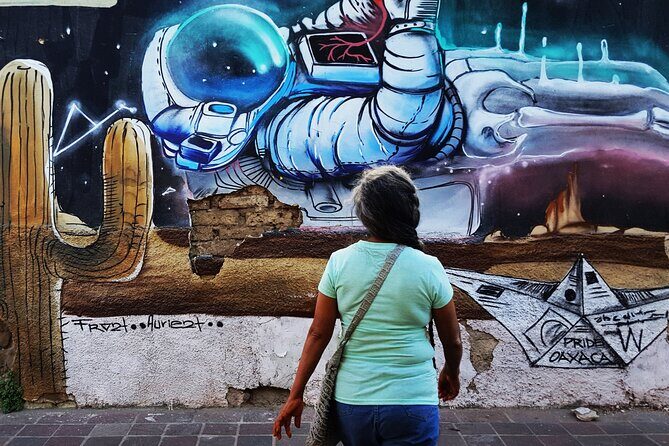 Street Art Tour With An Artist in Oaxaca - The artist guide factor: what you gain from seeing murals through Sara