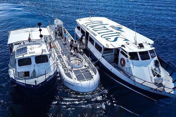 Submarine Atlantis Cozumel Adventure by Day & Sunset - Boarding the submarine: the ladder rules you should not ignore