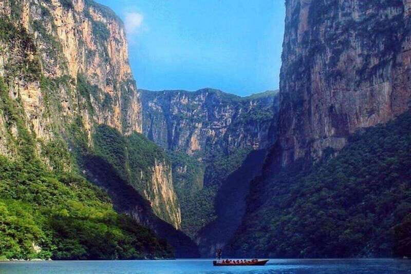 Sumidero Canyon and Chiapa de Corzo Tour Compartido - Mirador Canon del Sumidero: your first photo stop with breathing room