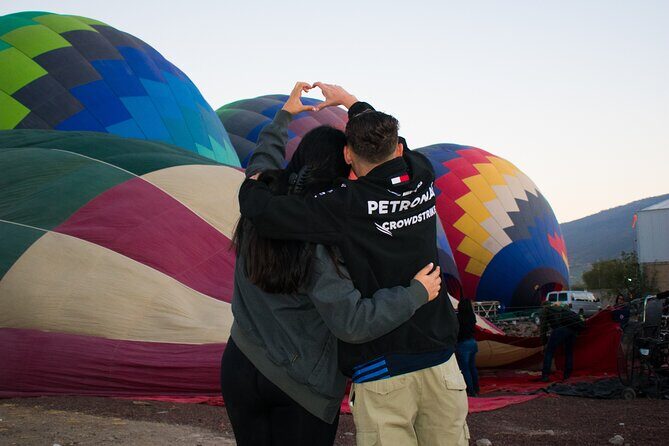 Sunrise Balloon Flight over Teotihuacan and Breakfast in Cueva - Key highlights