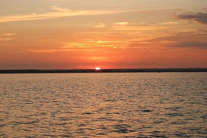 Sunrise on Paddleboard with breakfast in the lagoon of 7 colors - Guide Flor, Safety, and Why Small Groups Feel Better