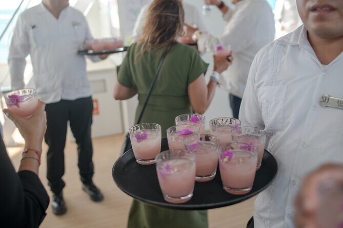 Sunset Cancun Mayey Premium Dinner with cocktails included - Who should book this Mayey sunset dinner cruise?