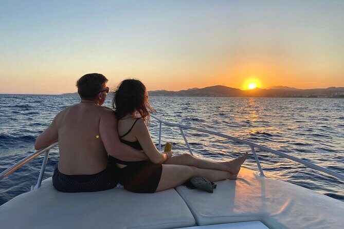 Sunset Cruise San José del Cabo, Appetizers, open bar, snack - Two Hours of Sea Time: How the Sunset Timing Works