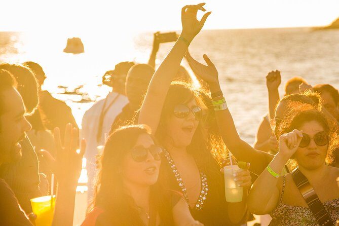 Sunset Fajitas Cruise in Los Cabos - Stop 3: Cabo San Lucas Beach and the Sunset Show