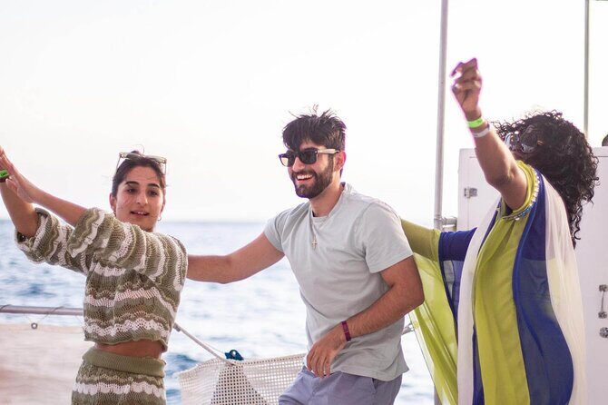 Sunset Sail Party Cruise on the Pez Gato - Medano Beach energy: party ambience on a quick return loop
