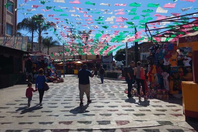 Taco Tour Tijuana/Rosarito/craft beer/Puerto Nuevo lobster - Tijuana city sights in the last stretch: Avenue Revolución to the giant clock arch