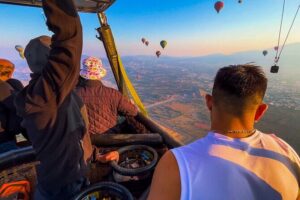 Tailor-made Teotihuacan : 4 Tour Options for You - The Basilica of Guadalupe: when the day adds a second layer