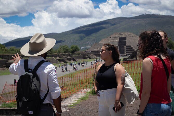Teotihuacán 3 Pyramids Tour with Cave Breakfast + Transportation - Cave Breakfast Inside a Natural Cave