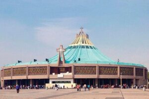 Teotihuacan and Basilica of Guadalupe with mezcal, tequila & handcrafts - Teotihuacan pyramids: Sun, Moon, Quetzalcóatl, and the Street of the Dead