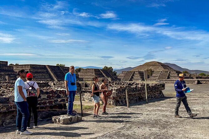 Teotihuacan, Guadalupe Shrine & Tlatelolco Day Tour with Lunch - Teotihuacan with a Guide: Pyramids, Views, and Sun-Smart Planning