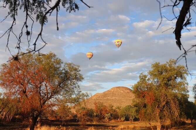 Teotihuacan Hot Air Balloon private or group tour - Teotihuacan on foot: engineering and acoustics, not just a photo park