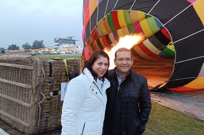 Teotihuacan Private Tour and Shared Hot Air Balloon Ride - Sky Balloons México: balloon prep, hot drinks, and sunrise views