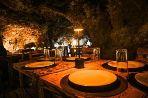 Teotihuacan Private Tour, Cave Breakfast and Transportation - Breakfast Choices: Cave Comfort at La Cueva del Venado or Terrace Views at La Higuera