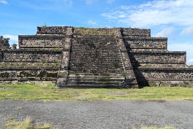 Teotihuacan Pyramids and La Gruta Restaurant - Should you book this Teotihuacan and La Gruta tour?